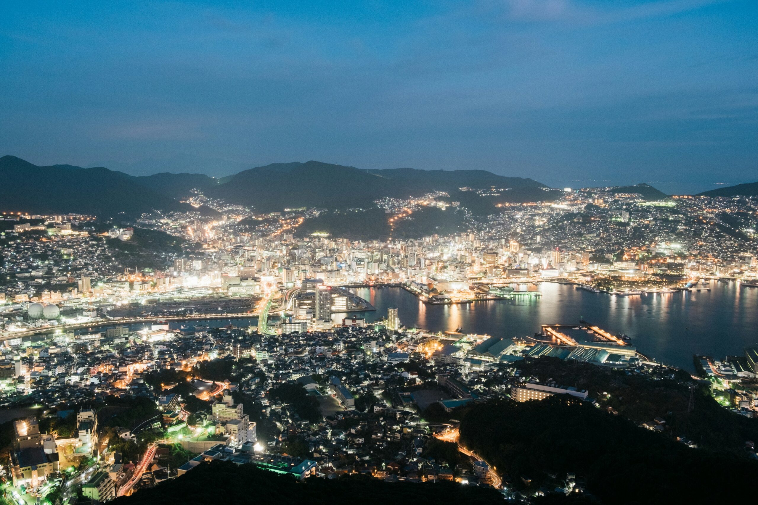 稲佐山から望む長崎港の夜景